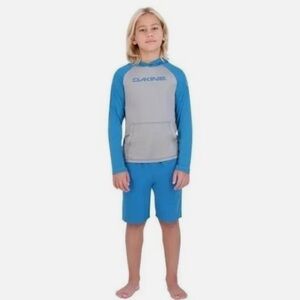 Dakine Swim Boys 2-piece Swim Set Blue Gray Rash Guard UPF 30+ Quick Dry Medium